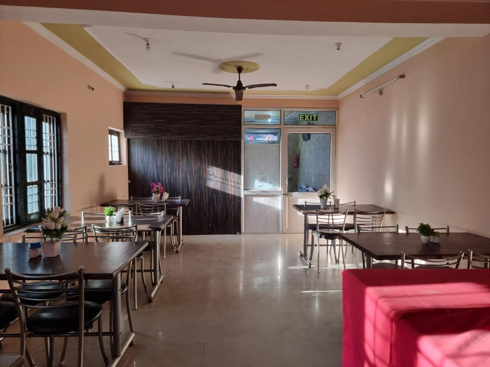 Hotel Stay Well Banikhet المظهر الخارجي الصورة